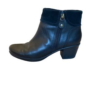 CLARKS | Collection by Clark’s | Black Leather Zip Ankle Boots | Size 6.5 |